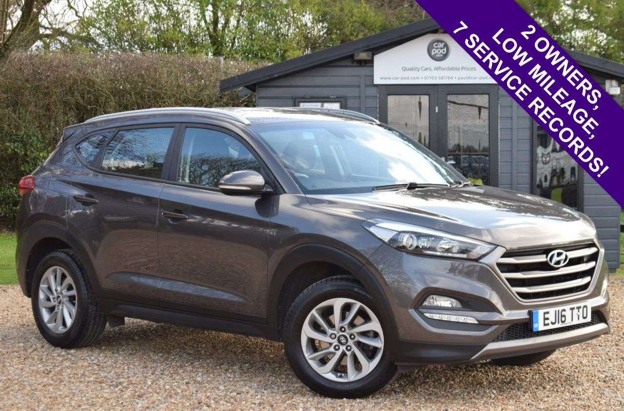 A 2016 HYUNDAI TUCSON 1.6 GDi Blue Drive SE SUV 5dr Petrol Manual Euro 6 (s/s) (132 ps) LOW MILES A 2016 HYUNDAI TUCSON 1.6 GDi Blue Drive SE SUV 5dr Petrol Manual Euro 6 (s/s) (132 ps) LOW MILES
