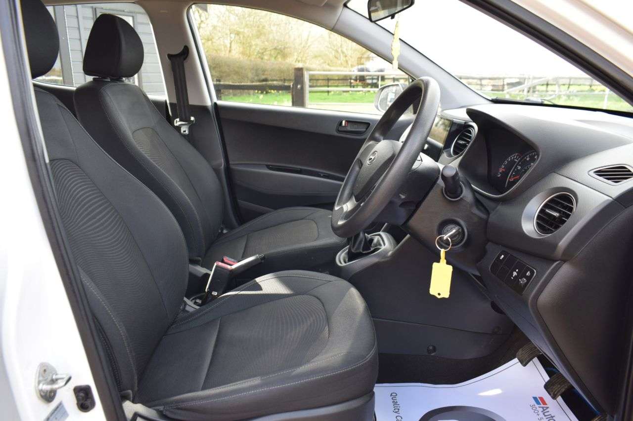 2017 HYUNDAI I10 2017 HYUNDAI I10