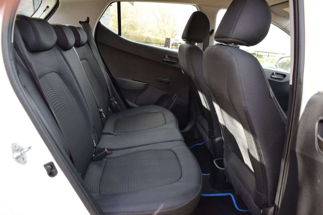 2017 HYUNDAI I10 2017 HYUNDAI I10