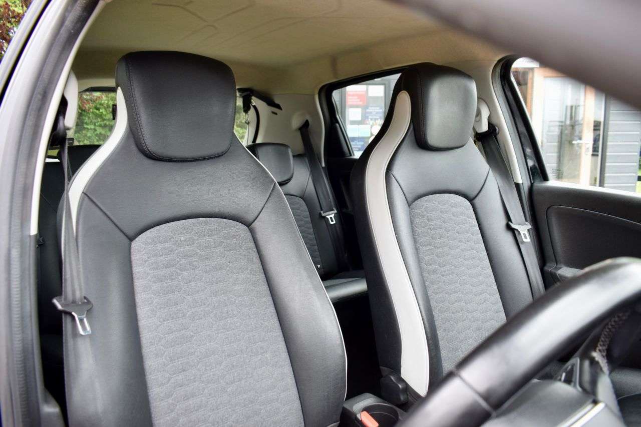 2021 RENAULT ZOE 2021 RENAULT ZOE