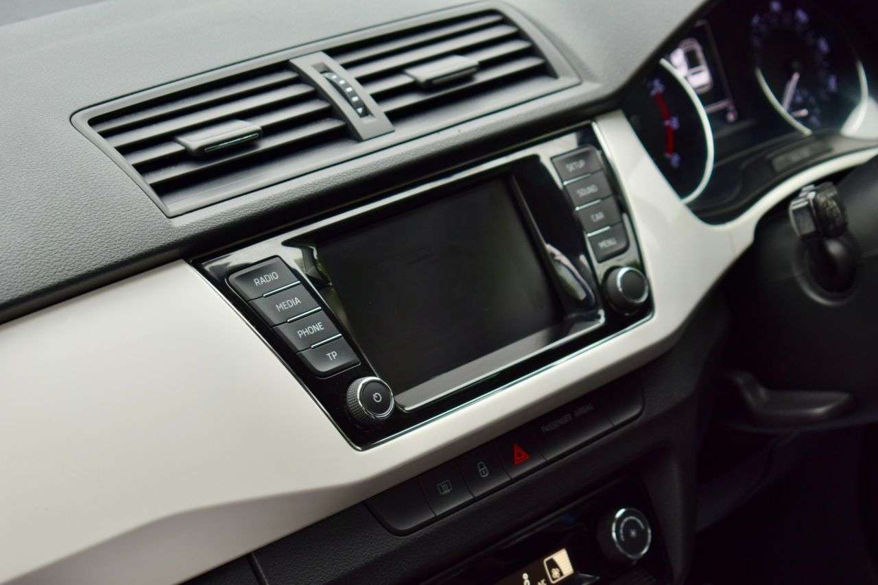 2017 SKODA FABIA 2017 SKODA FABIA