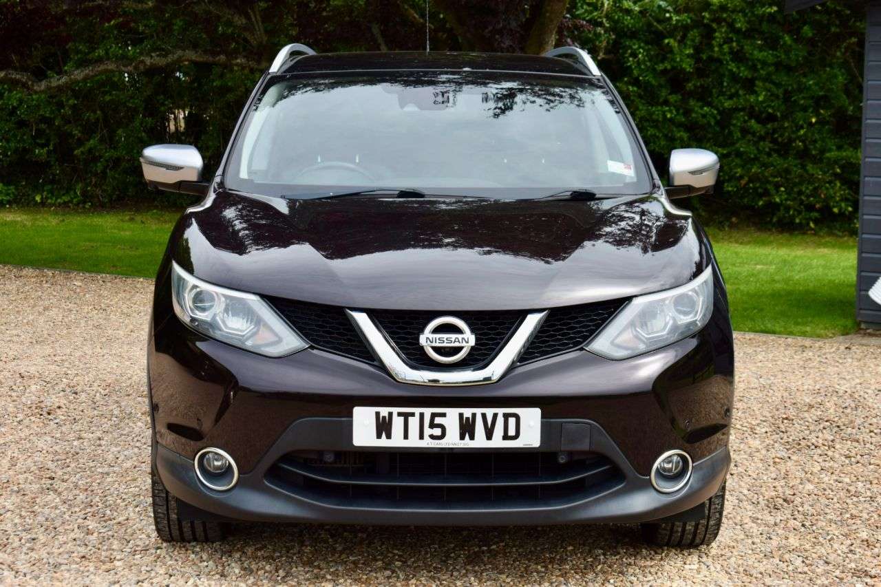 A 2015 NISSAN QASHQAI 1.6 DIG-T Tekna SUV 5dr Petrol Manual 2WD Euro 6 (s/s) (163 ps) 360 CAMERAS A 2015 NISSAN QASHQAI 1.6 DIG-T Tekna SUV 5dr Petrol Manual 2WD Euro 6 (s/s) (163 ps) 360 CAMERAS