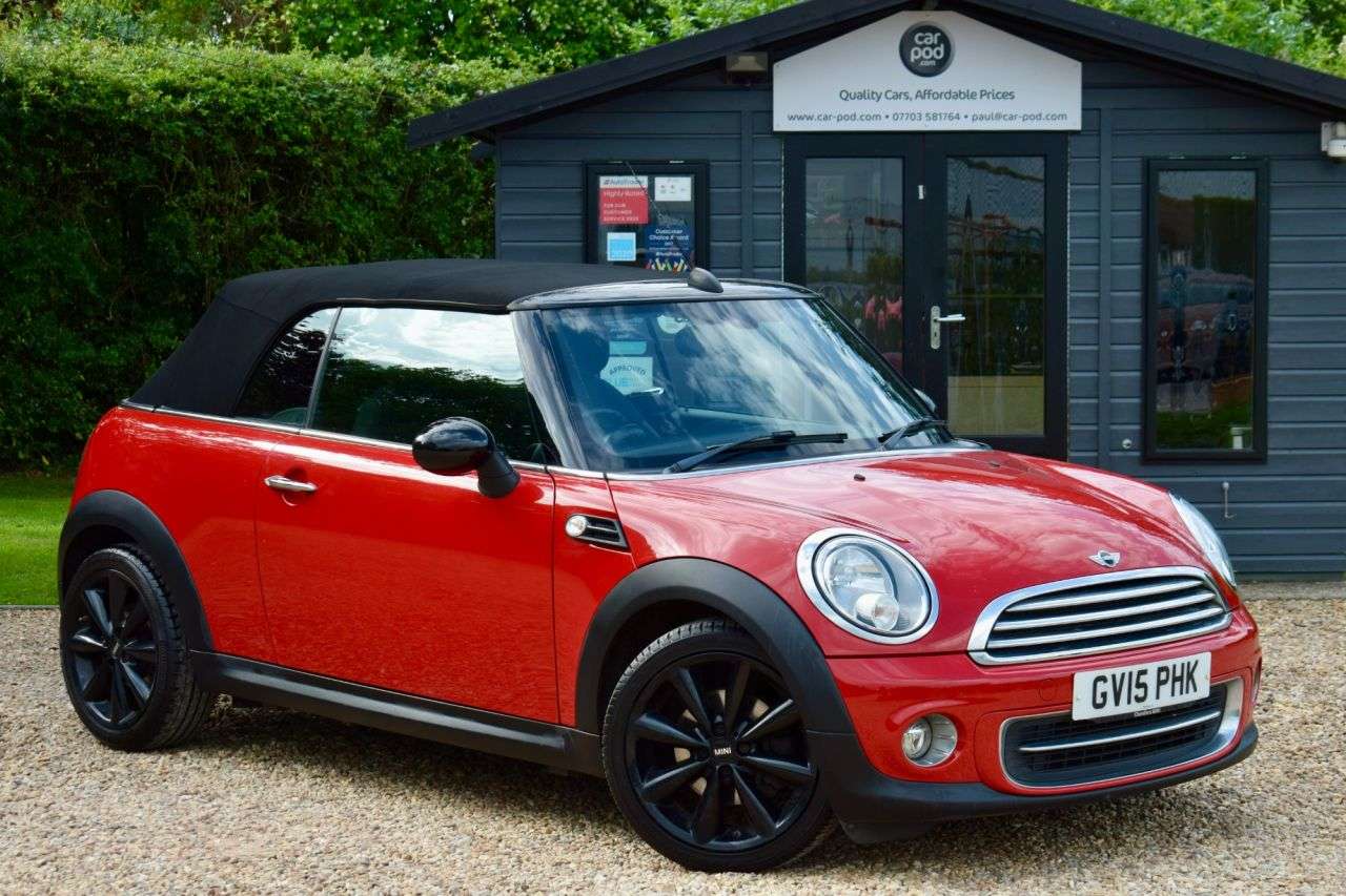 A 2015 MINI CONVERTIBLE 1.6 Cooper Convertible 2dr Petrol Manual Euro 6 (s/s) (122 ps) 8 SERVICE RE A 2015 MINI CONVERTIBLE 1.6 Cooper Convertible 2dr Petrol Manual Euro 6 (s/s) (122 ps) 8 SERVICE RE