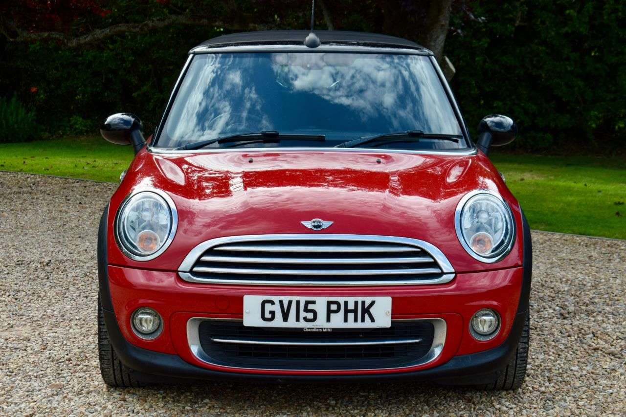A 2015 MINI CONVERTIBLE 1.6 Cooper Convertible 2dr Petrol Manual Euro 6 (s/s) (122 ps) 8 SERVICE RE A 2015 MINI CONVERTIBLE 1.6 Cooper Convertible 2dr Petrol Manual Euro 6 (s/s) (122 ps) 8 SERVICE RE
