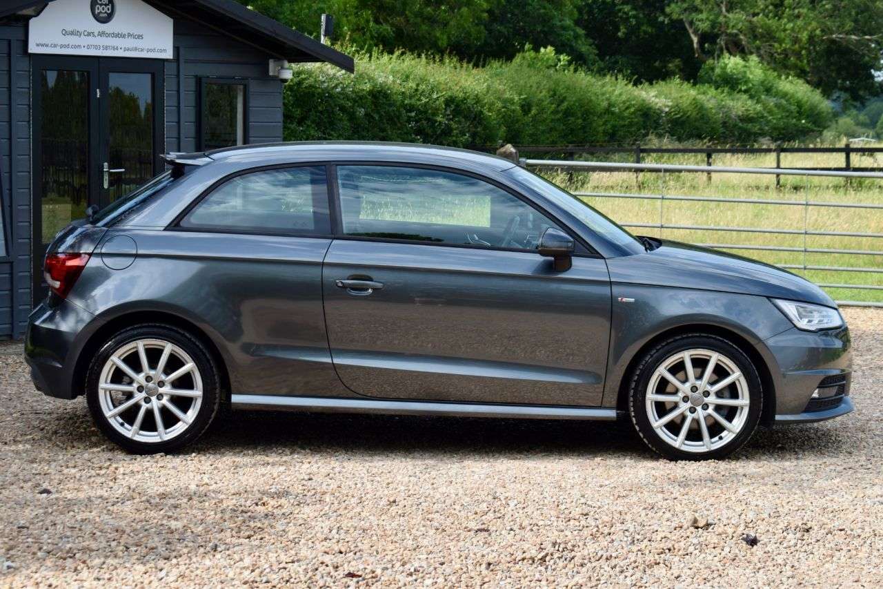 2017 AUDI A1 2017 AUDI A1