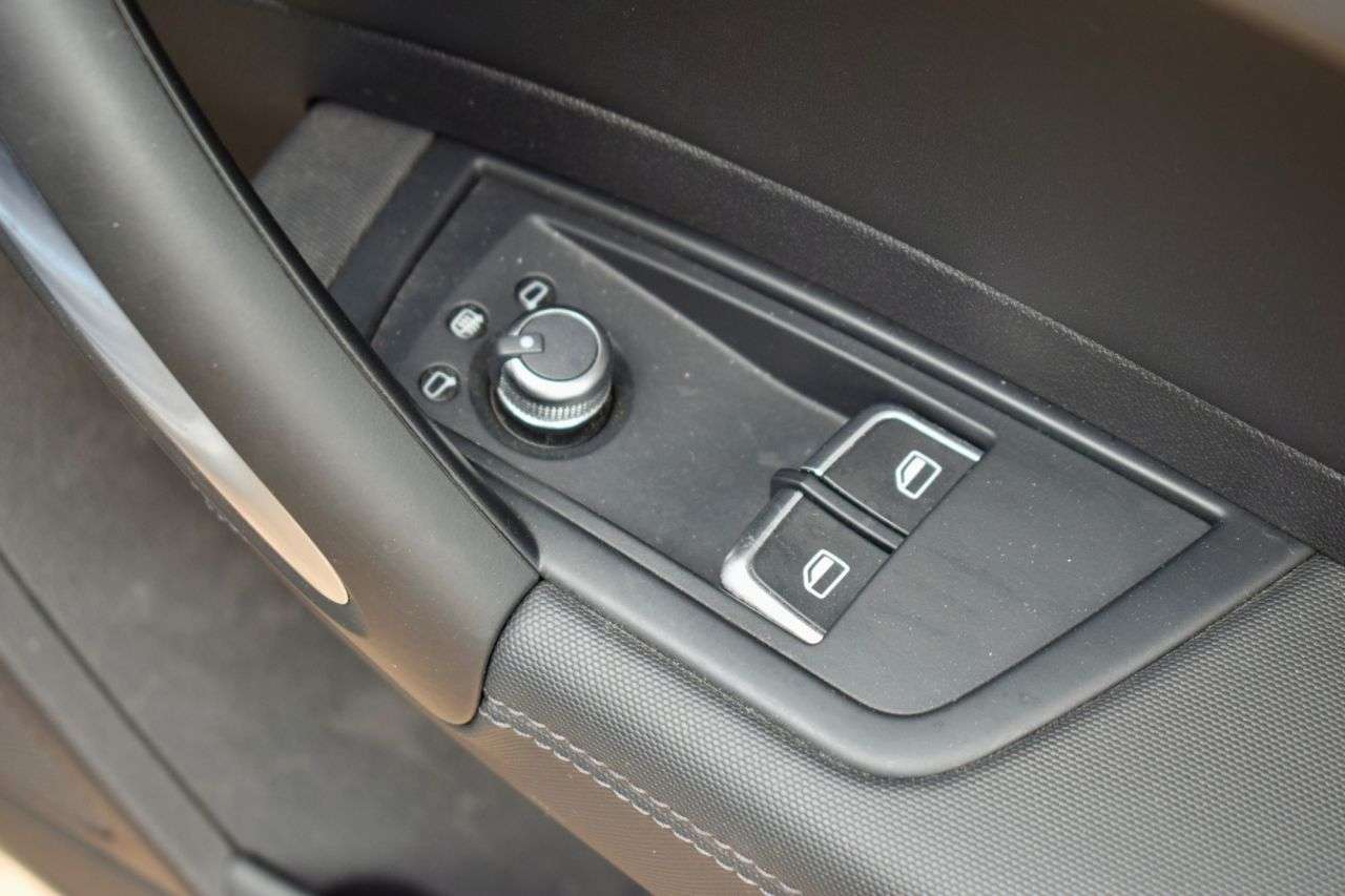 2017 AUDI A1 2017 AUDI A1