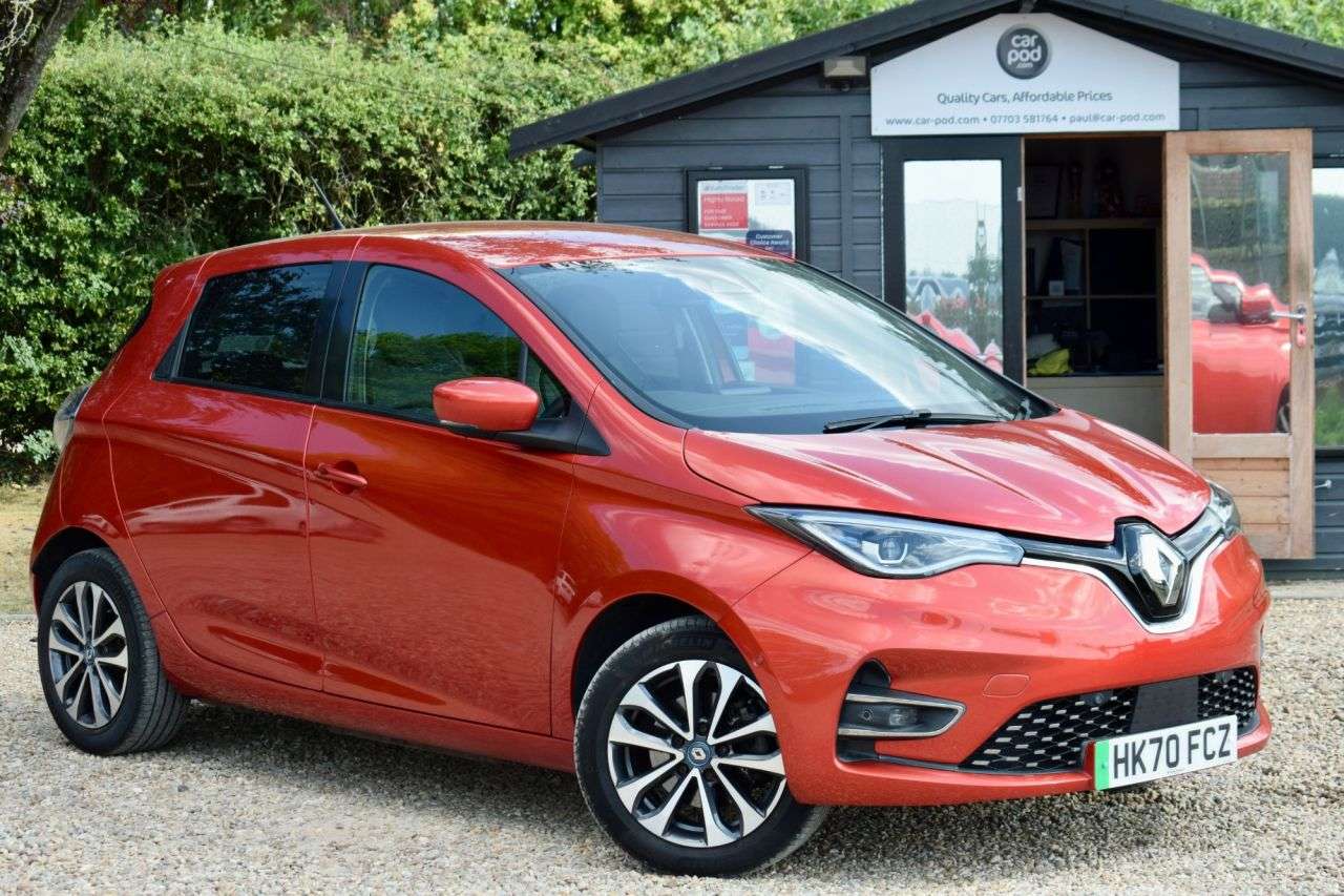 A 2020 RENAULT ZOE R135 52kWh GT Line Hatchback 5dr Electric Auto (i, Rapid Charge) (134 bhp) A 2020 RENAULT ZOE R135 52kWh GT Line Hatchback 5dr Electric Auto (i, Rapid Charge) (134 bhp)