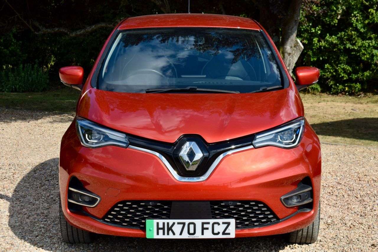 A 2020 RENAULT ZOE R135 52kWh GT Line Hatchback 5dr Electric Auto (i, Rapid Charge) (134 bhp) A 2020 RENAULT ZOE R135 52kWh GT Line Hatchback 5dr Electric Auto (i, Rapid Charge) (134 bhp)