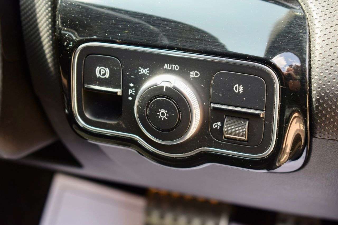 2019 MERCEDES-BENZ A CLASS 2019 MERCEDES-BENZ A CLASS
