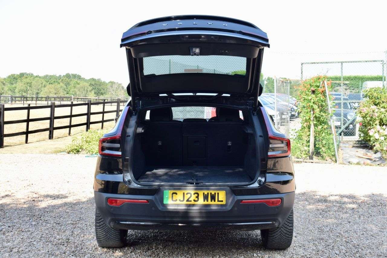 2023 VOLVO C40 2023 VOLVO C40