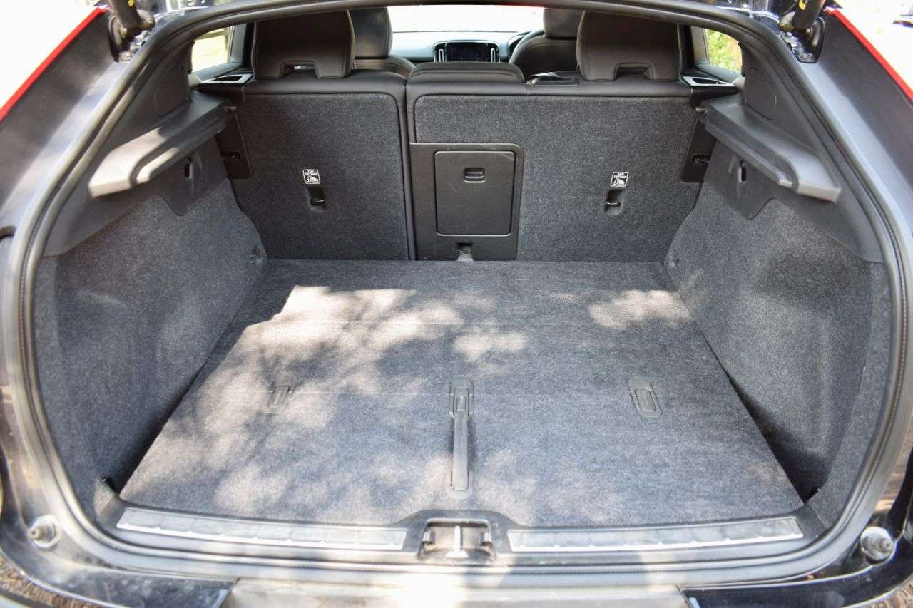 2023 VOLVO C40 2023 VOLVO C40