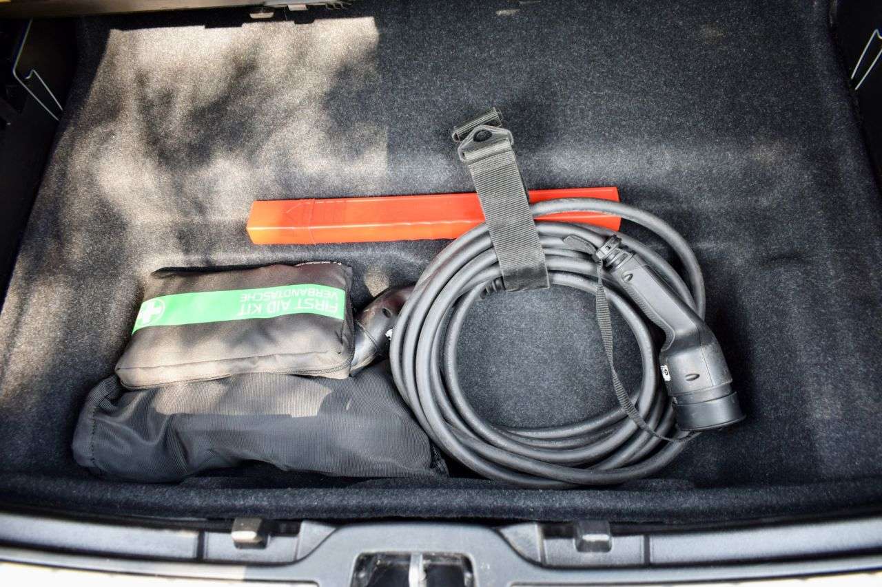 2023 VOLVO C40 2023 VOLVO C40