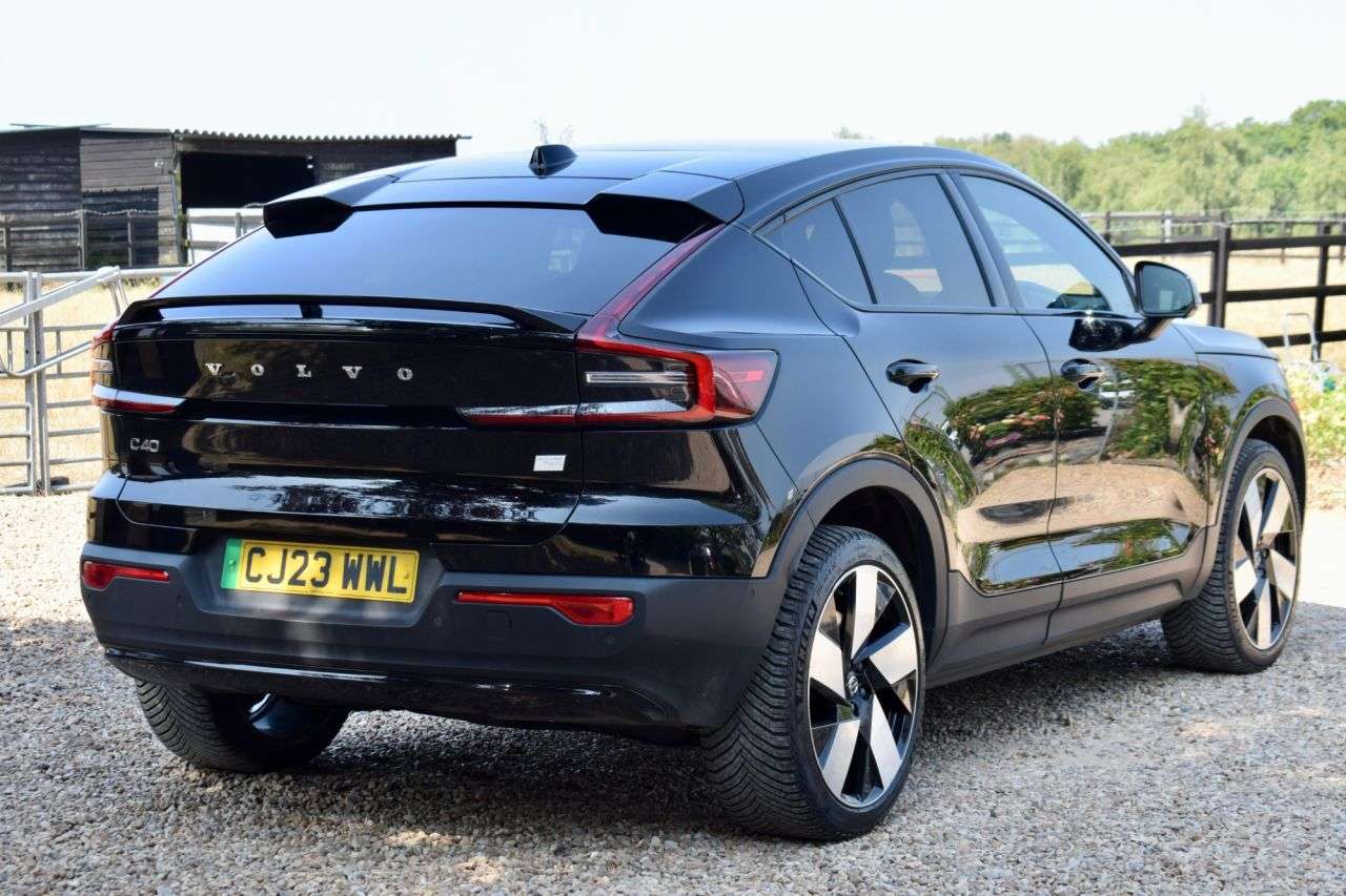2023 VOLVO C40 2023 VOLVO C40