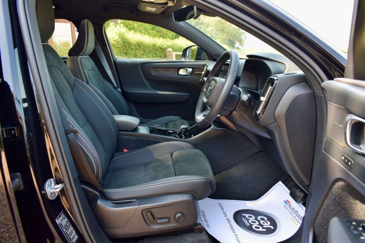 2023 VOLVO C40 2023 VOLVO C40