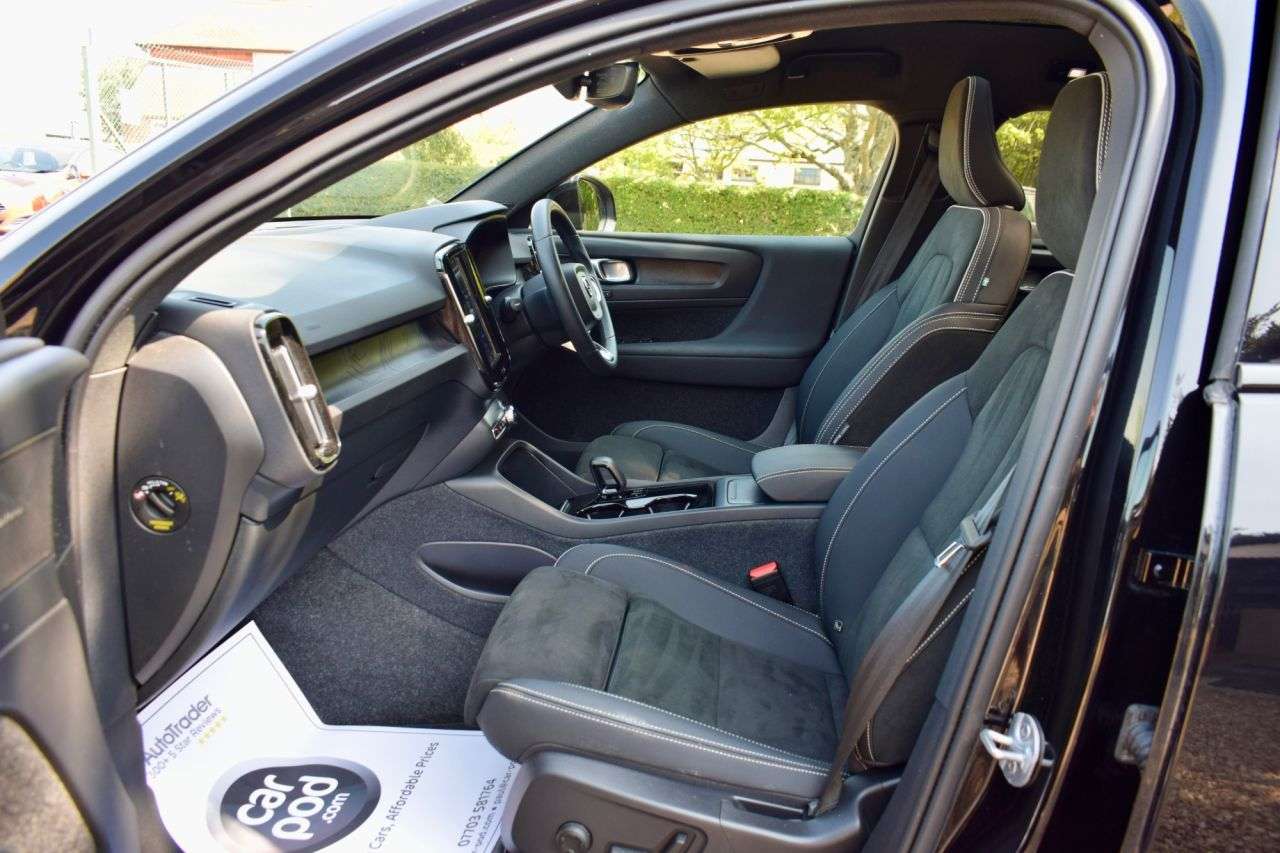 2023 VOLVO C40 2023 VOLVO C40