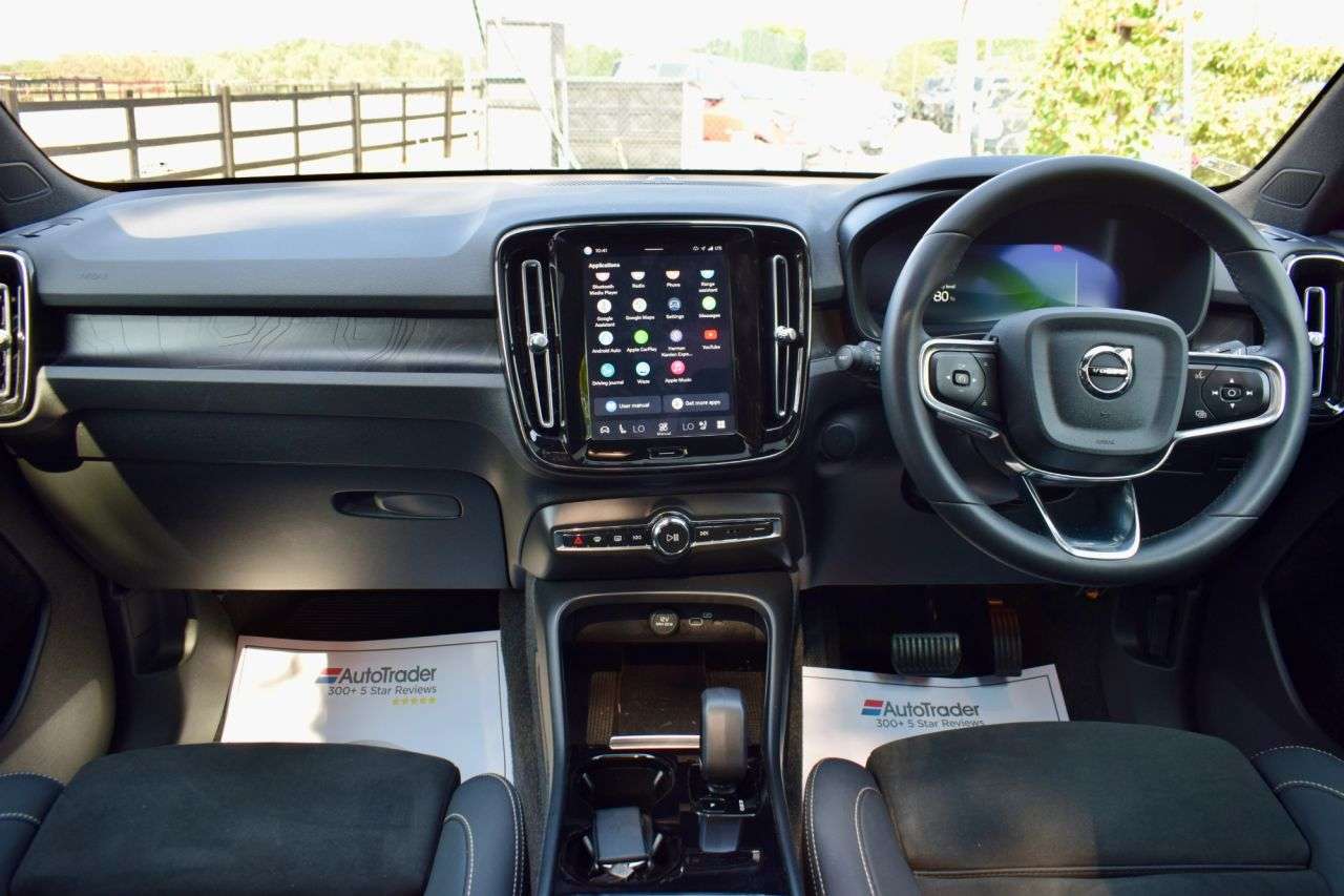 2023 VOLVO C40 2023 VOLVO C40