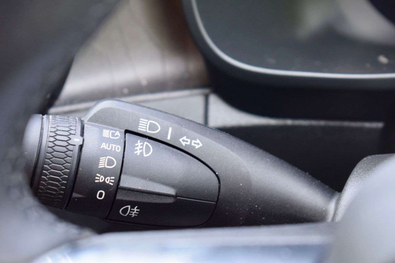2023 VOLVO C40 2023 VOLVO C40
