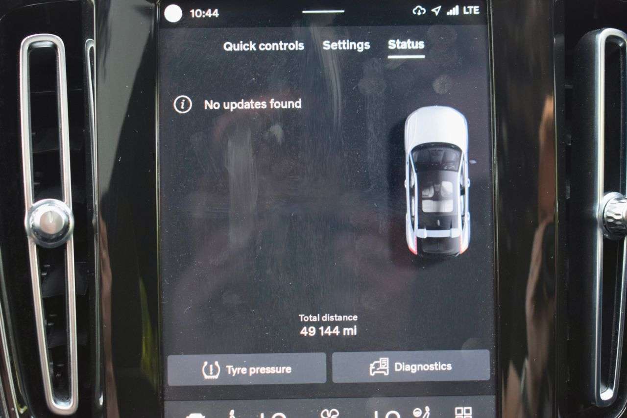 2023 VOLVO C40 2023 VOLVO C40