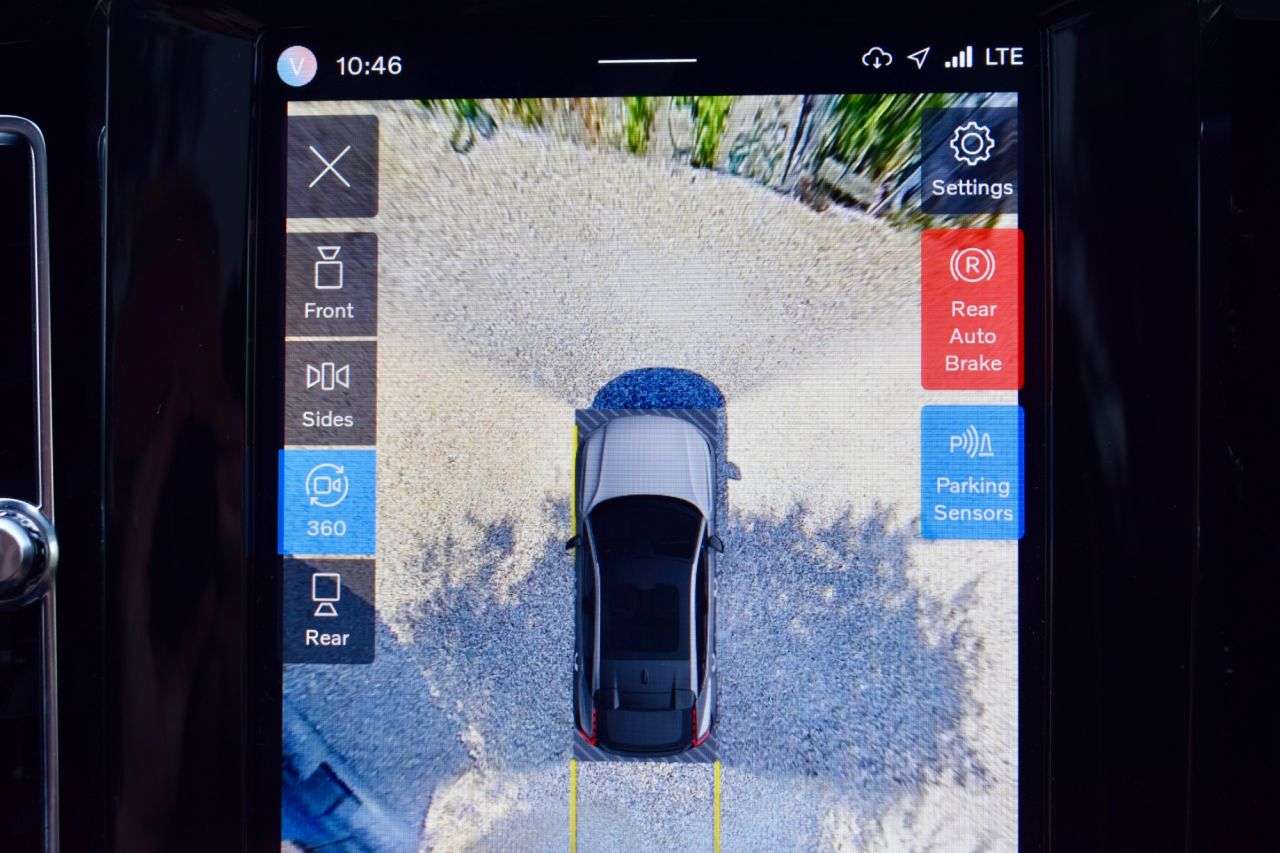 2023 VOLVO C40 2023 VOLVO C40