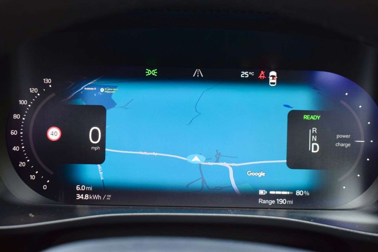 2023 VOLVO C40 2023 VOLVO C40
