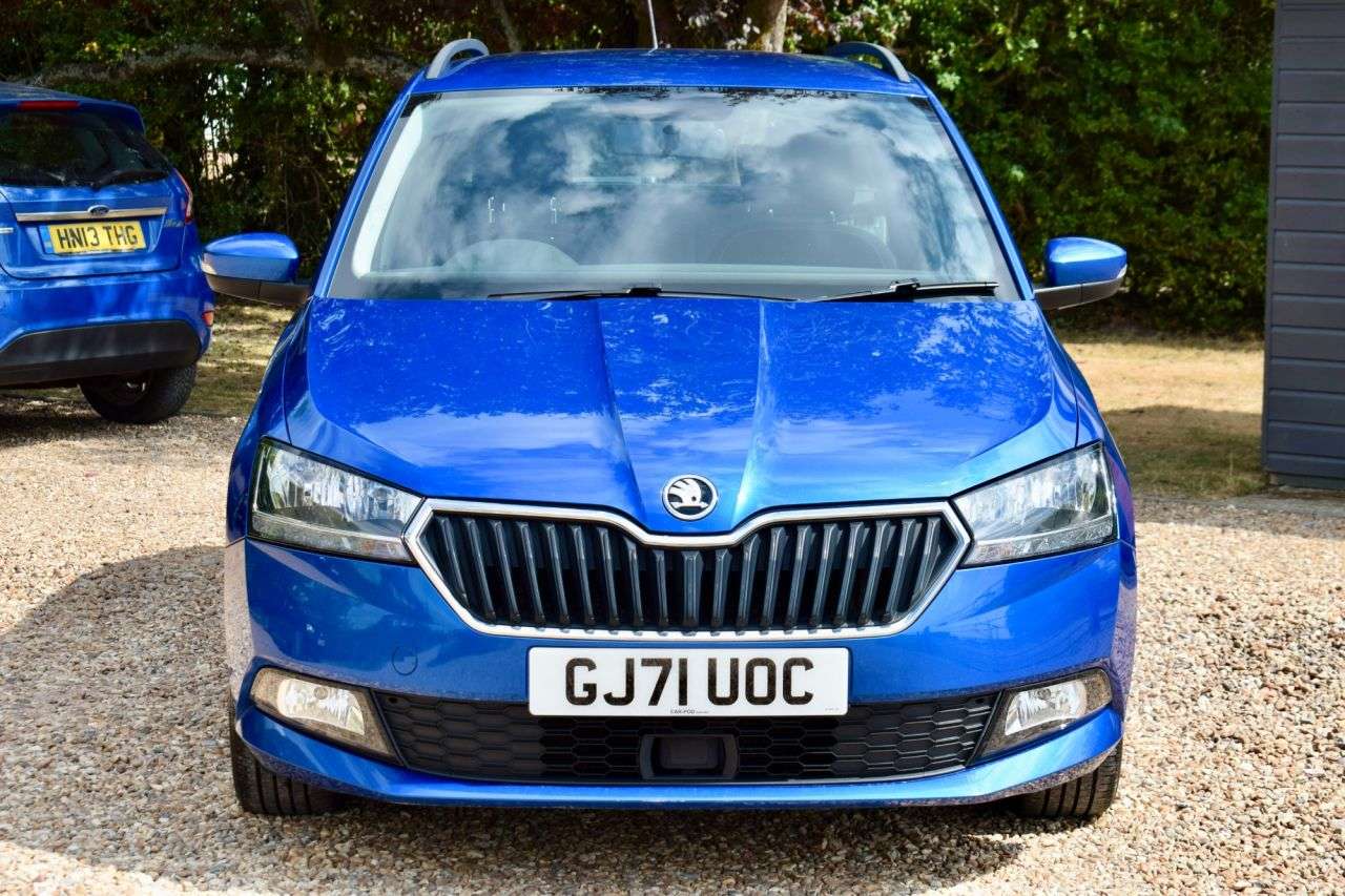 A 2021 SKODA FABIA 1.0 TSI SE Estate 5dr Petrol Manual Euro 6 (s/s) (95 ps) CRUISE, SENSORS, D A 2021 SKODA FABIA 1.0 TSI SE Estate 5dr Petrol Manual Euro 6 (s/s) (95 ps) CRUISE, SENSORS, D