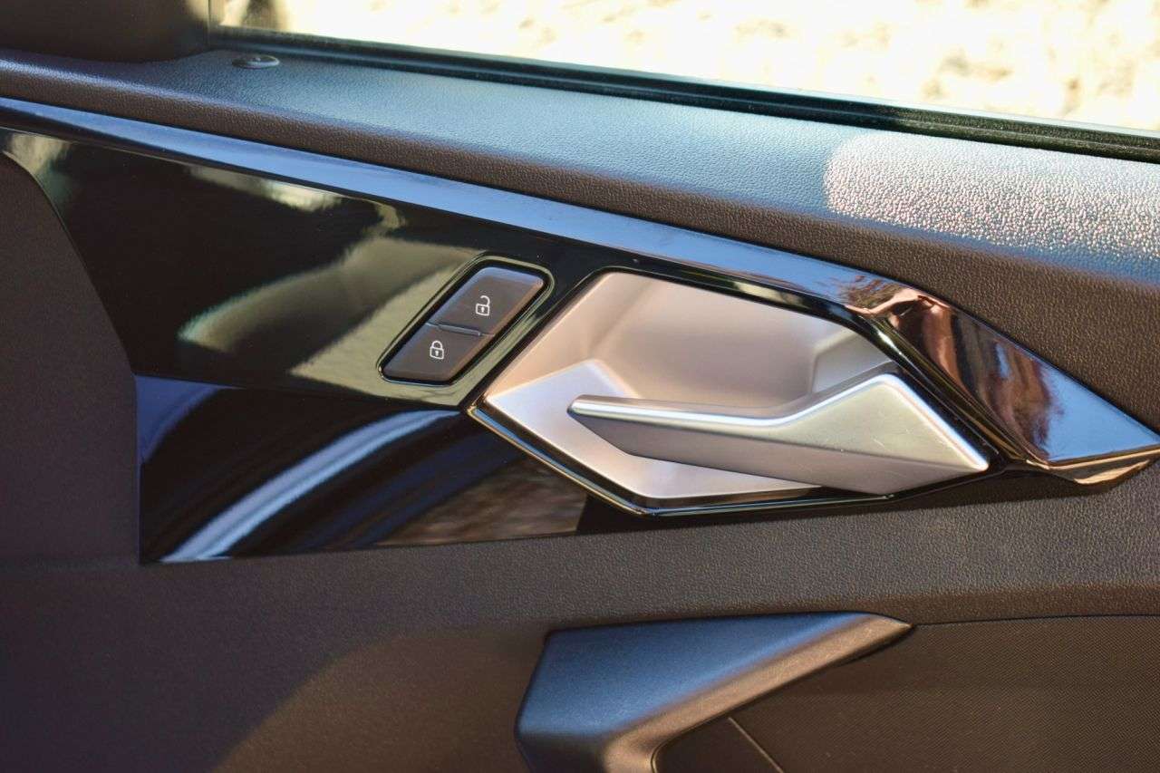 2018 AUDI A1 2018 AUDI A1