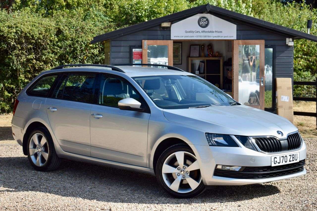 A 2020 SKODA OCTAVIA 1.5 TSI ACT SE Drive Estate 5dr Petrol DSG Euro 6 (s/s) (150 ps) APPLE CARP A 2020 SKODA OCTAVIA 1.5 TSI ACT SE Drive Estate 5dr Petrol DSG Euro 6 (s/s) (150 ps) APPLE CARP