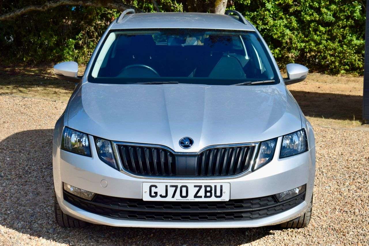 A 2020 SKODA OCTAVIA 1.5 TSI ACT SE Drive Estate 5dr Petrol DSG Euro 6 (s/s) (150 ps) APPLE CARP A 2020 SKODA OCTAVIA 1.5 TSI ACT SE Drive Estate 5dr Petrol DSG Euro 6 (s/s) (150 ps) APPLE CARP