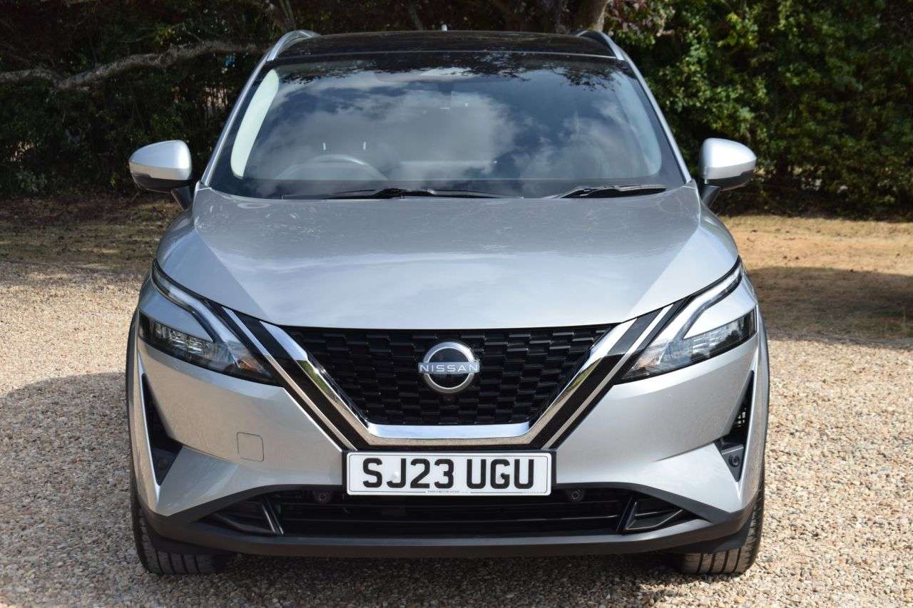 A 2023 NISSAN QASHQAI 1.3 DIG-T MHEV N-Connecta SUV 5dr Petrol Hybrid Manual Euro 6 (s/s) (140 ps A 2023 NISSAN QASHQAI 1.3 DIG-T MHEV N-Connecta SUV 5dr Petrol Hybrid Manual Euro 6 (s/s) (140 ps
