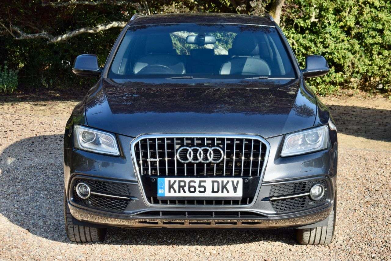 A 2015 AUDI Q5 2.0 TFSI S line SUV 5dr Petrol Tiptronic quattro Euro 6 (s/s) (230 ps) SUPE A 2015 AUDI Q5 2.0 TFSI S line SUV 5dr Petrol Tiptronic quattro Euro 6 (s/s) (230 ps) SUPE