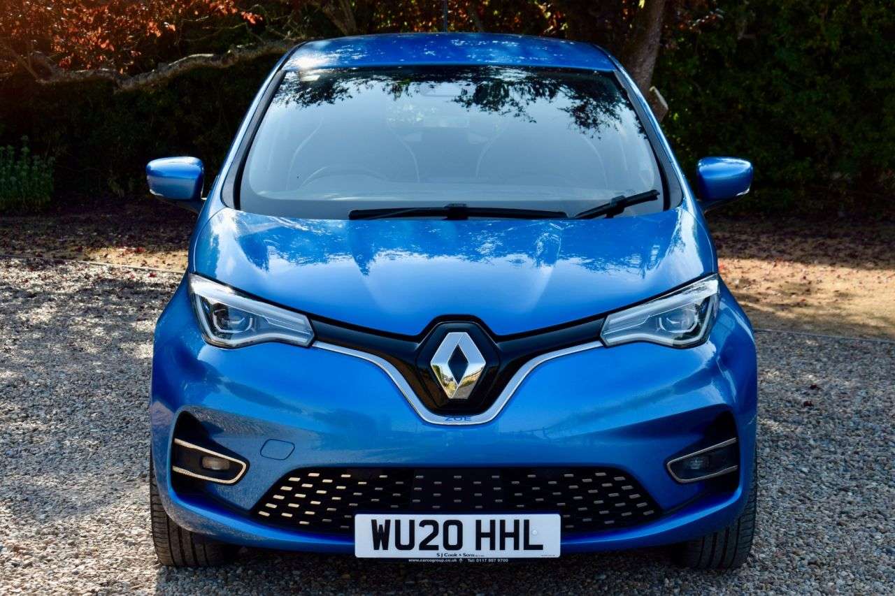 A 2020 RENAULT ZOE R135 52kWh GT Line Hatchback 5dr Electric Auto (i, Rapid Charge) (134 bhp) A 2020 RENAULT ZOE R135 52kWh GT Line Hatchback 5dr Electric Auto (i, Rapid Charge) (134 bhp)