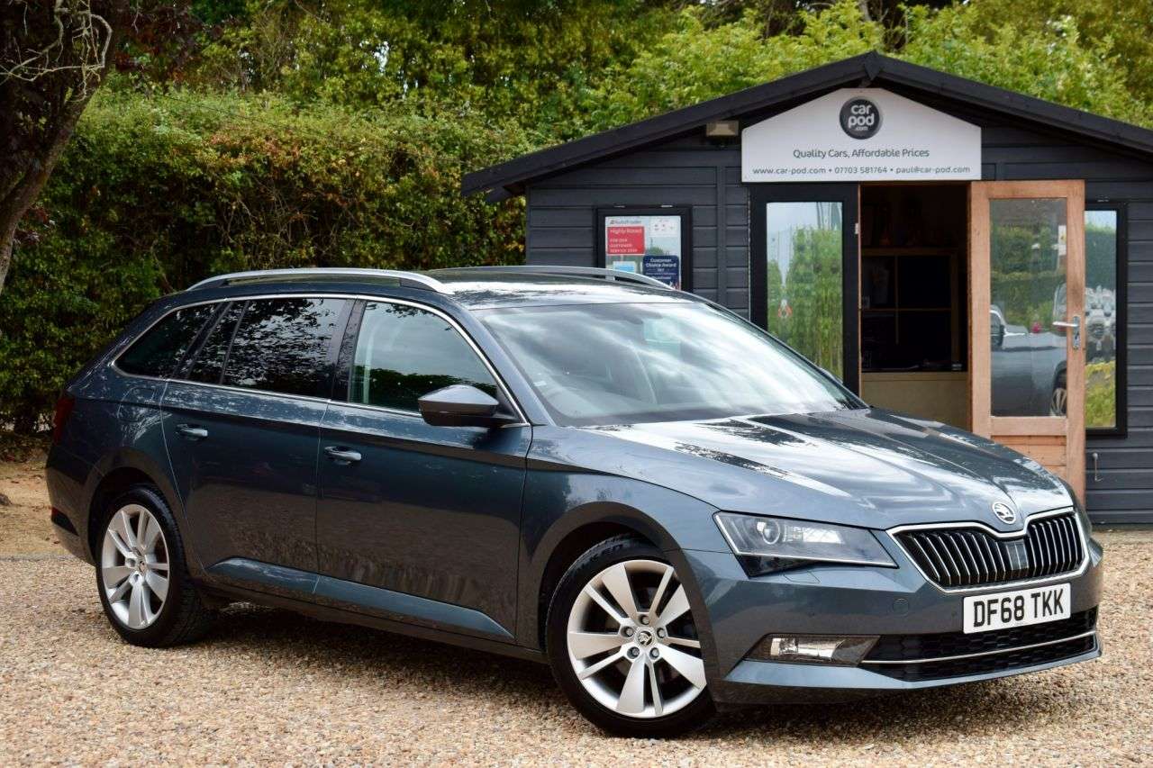 A 2019 SKODA SUPERB 2.0 TDI SE L Executive Estate 5dr Diesel Manual Euro 6 (s/s) (150 ps) A 2019 SKODA SUPERB 2.0 TDI SE L Executive Estate 5dr Diesel Manual Euro 6 (s/s) (150 ps)