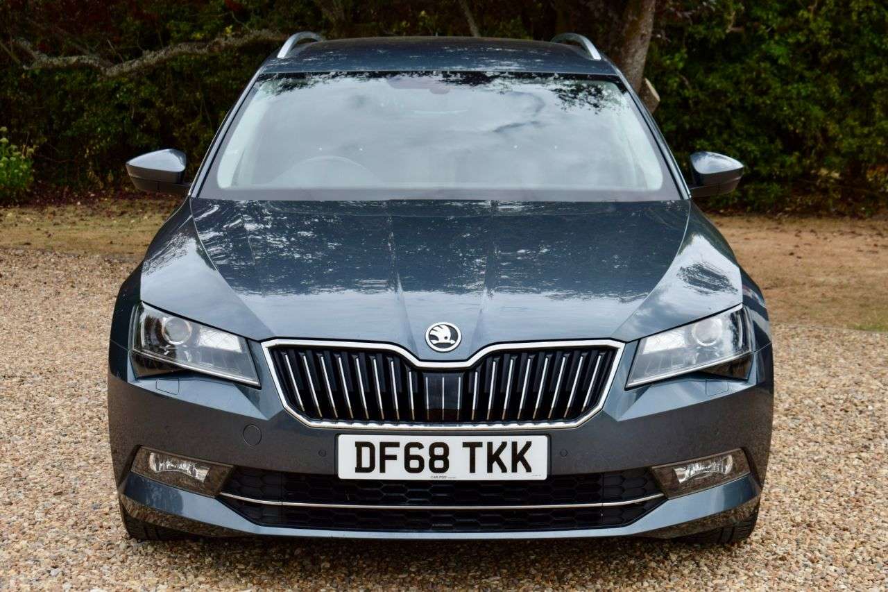 A 2019 SKODA SUPERB 2.0 TDI SE L Executive Estate 5dr Diesel Manual Euro 6 (s/s) (150 ps) A 2019 SKODA SUPERB 2.0 TDI SE L Executive Estate 5dr Diesel Manual Euro 6 (s/s) (150 ps)