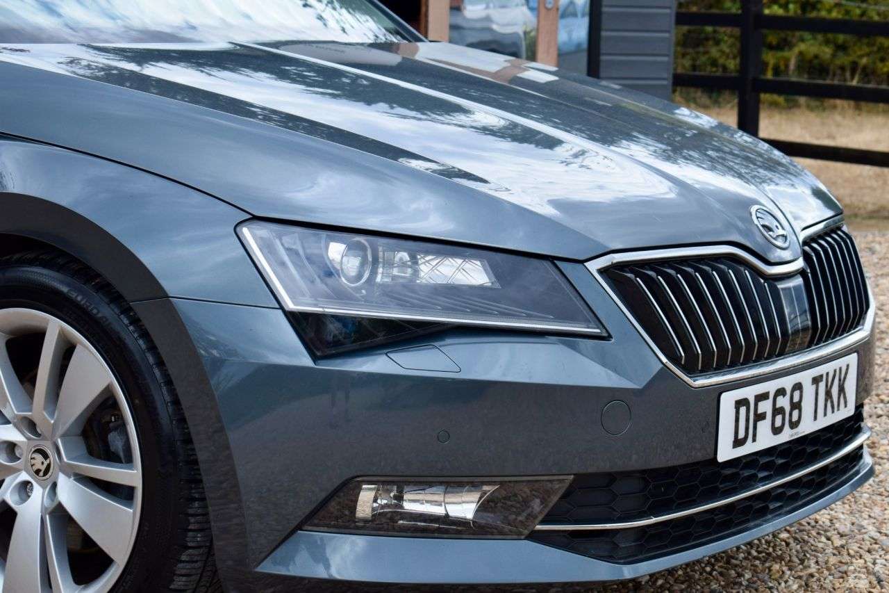 2019 SKODA SUPERB 2019 SKODA SUPERB