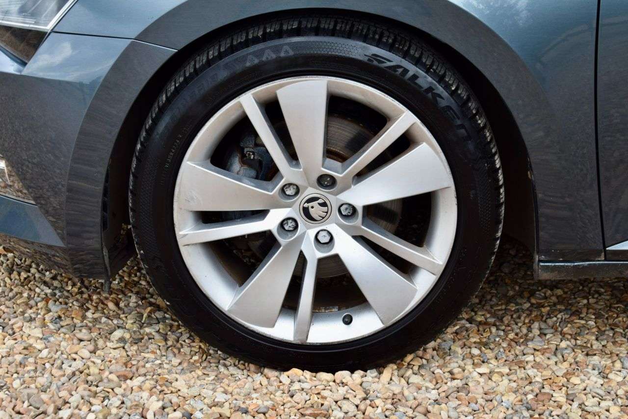 2019 SKODA SUPERB 2019 SKODA SUPERB
