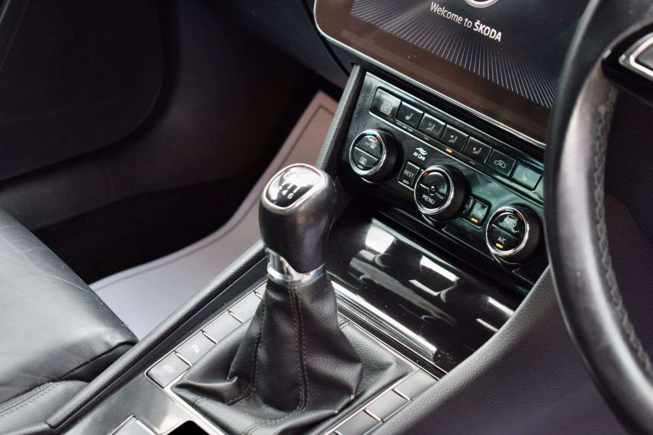 2019 SKODA SUPERB 2019 SKODA SUPERB