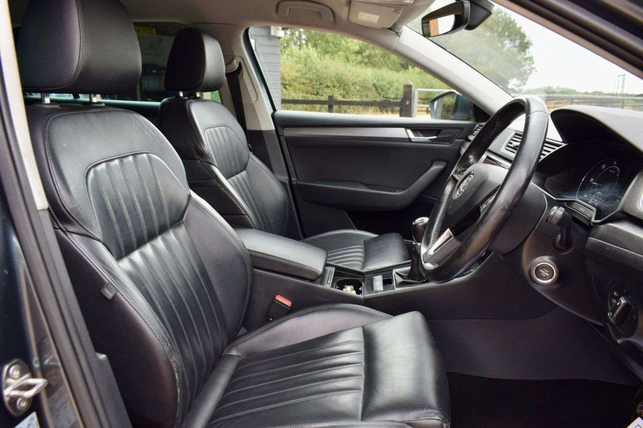 2019 SKODA SUPERB 2019 SKODA SUPERB