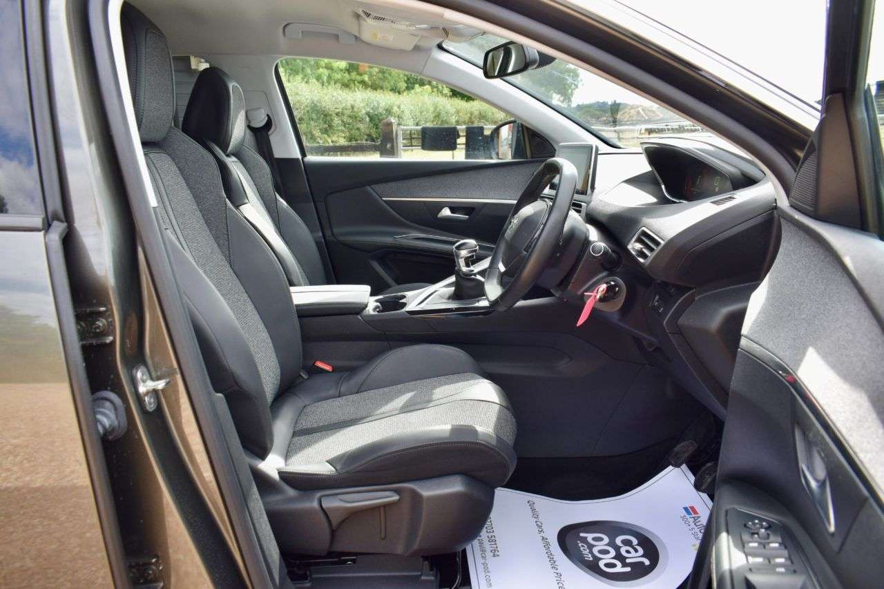 2020 PEUGEOT 3008 2020 PEUGEOT 3008