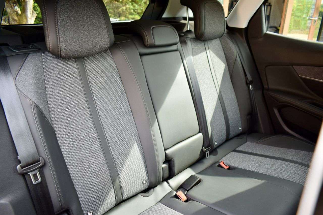 2020 PEUGEOT 3008 2020 PEUGEOT 3008