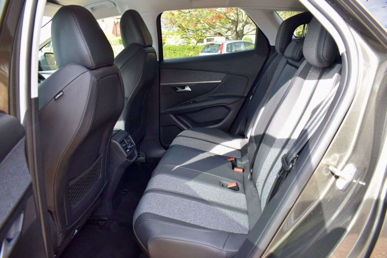 2020 PEUGEOT 3008 2020 PEUGEOT 3008