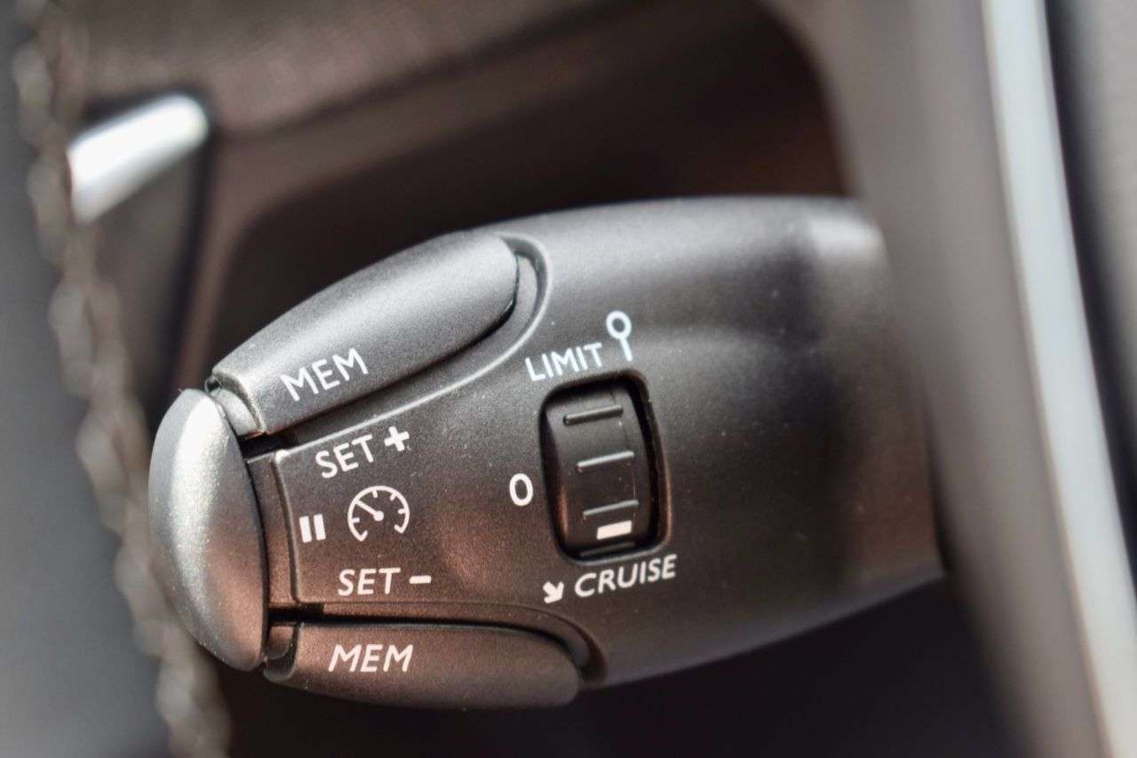 2020 PEUGEOT 3008 2020 PEUGEOT 3008