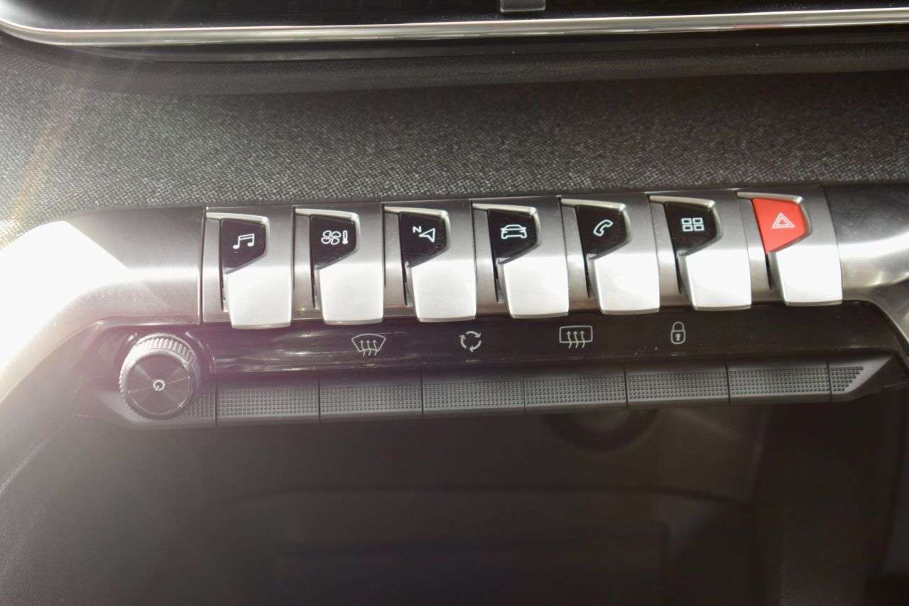 2020 PEUGEOT 3008 2020 PEUGEOT 3008
