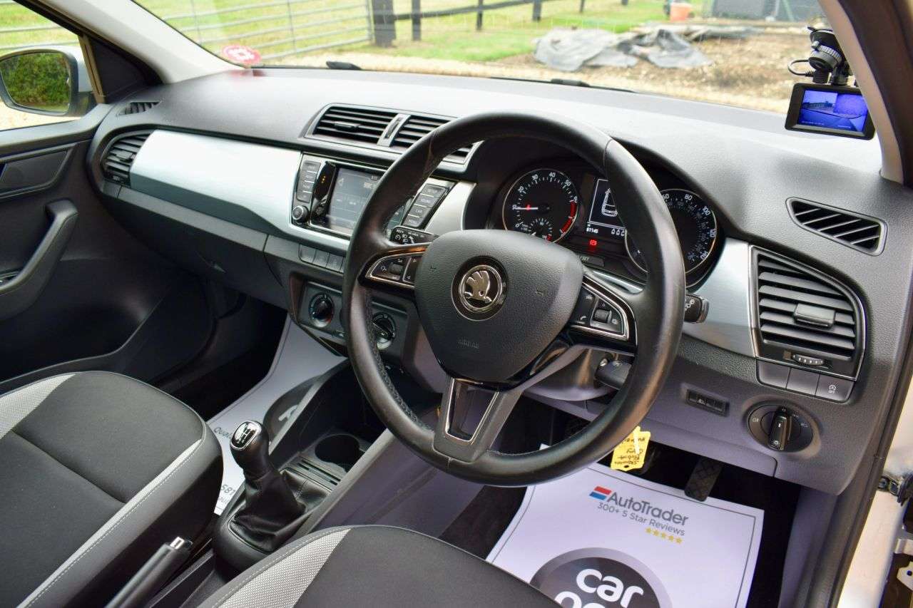 2017 SKODA FABIA 2017 SKODA FABIA