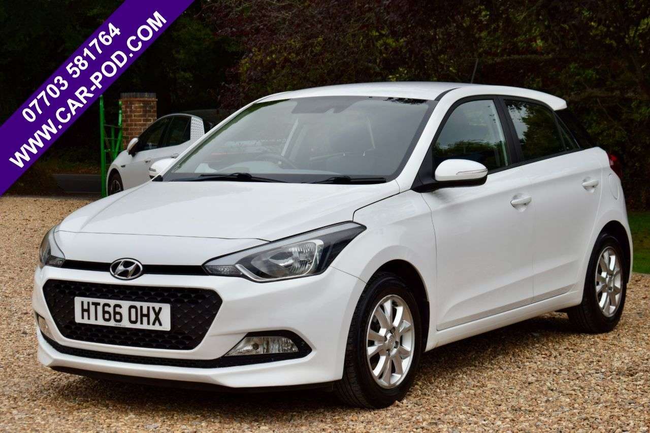 A 2017 HYUNDAI I20 1.2 SE Hatchback 5dr Petrol Manual Euro 6 (84 ps) A 2017 HYUNDAI I20 1.2 SE Hatchback 5dr Petrol Manual Euro 6 (84 ps)