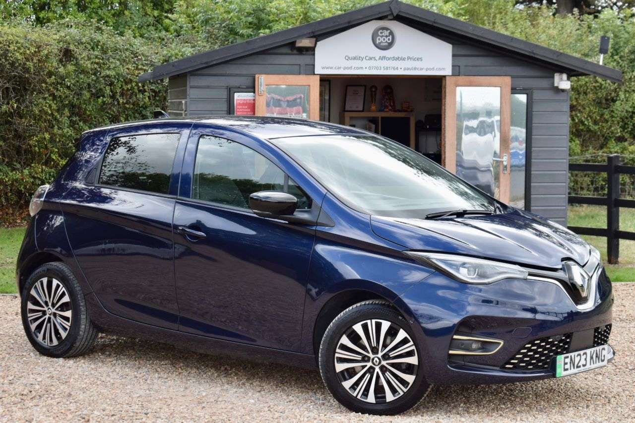 A 2023 RENAULT ZOE R135 EV50 52kWh Techno Hatchback 5dr Electric Auto (Boost Charge) (134 bhp) A 2023 RENAULT ZOE R135 EV50 52kWh Techno Hatchback 5dr Electric Auto (Boost Charge) (134 bhp)