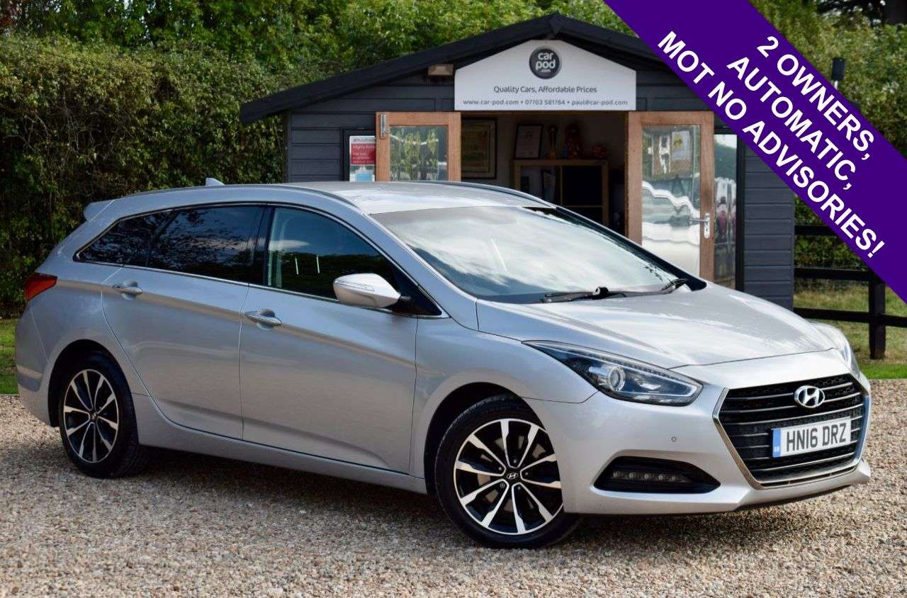 A 2016 HYUNDAI I40 1.7 CRDi Blue Drive SE Nav Tourer 5dr Diesel DCT Euro 6 (s/s) (141 ps) AUTO A 2016 HYUNDAI I40 1.7 CRDi Blue Drive SE Nav Tourer 5dr Diesel DCT Euro 6 (s/s) (141 ps) AUTO