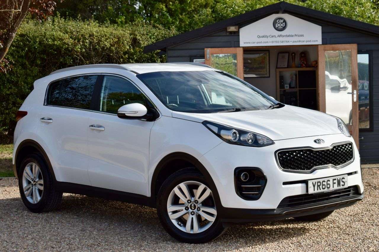 A 2016 KIA SPORTAGE 1.6 GDi 2 SUV 5dr Petrol Manual Euro 6 (s/s) (130 bhp) A 2016 KIA SPORTAGE 1.6 GDi 2 SUV 5dr Petrol Manual Euro 6 (s/s) (130 bhp)