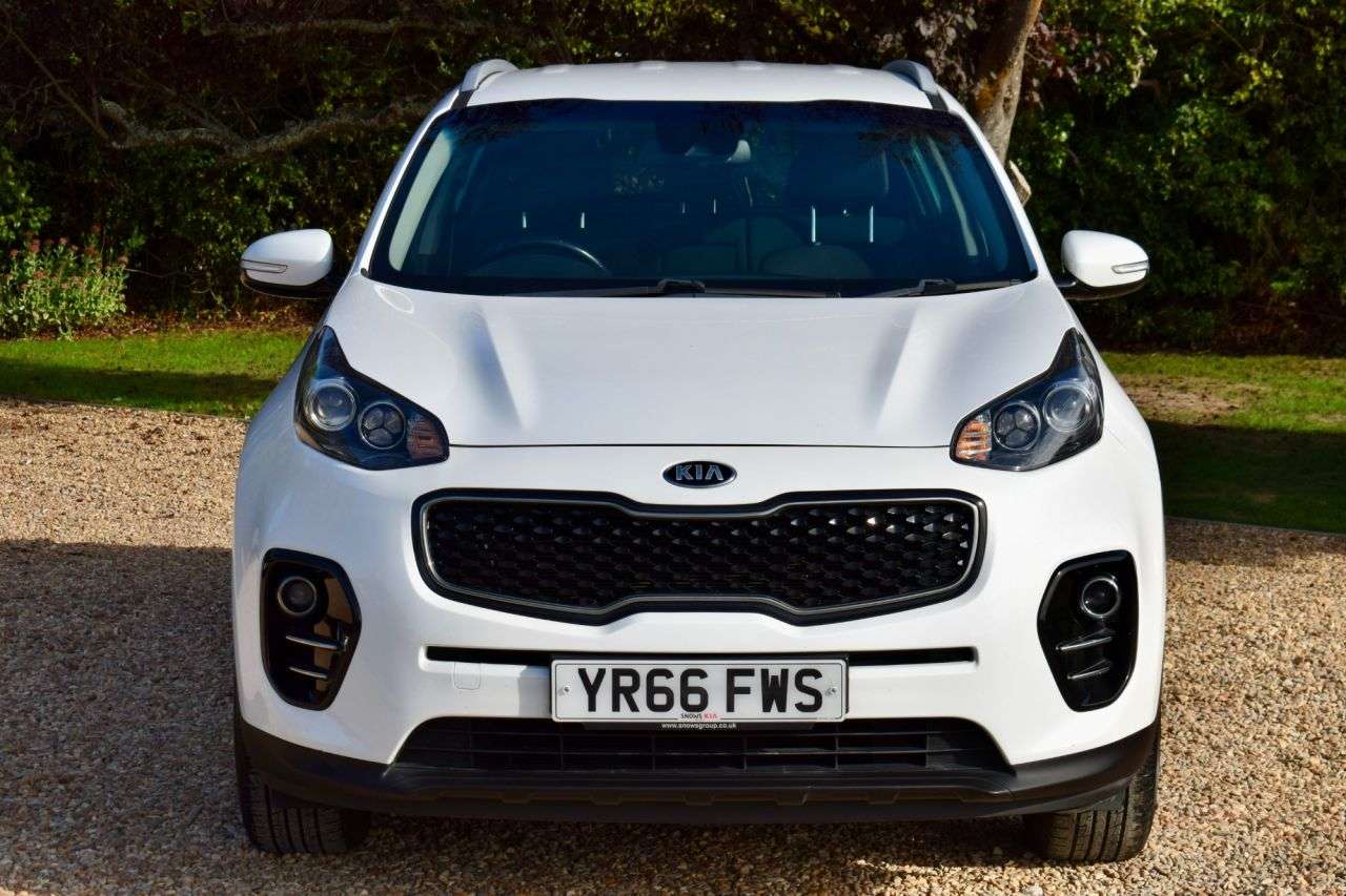 A 2016 KIA SPORTAGE 1.6 GDi 2 SUV 5dr Petrol Manual Euro 6 (s/s) (130 bhp) A 2016 KIA SPORTAGE 1.6 GDi 2 SUV 5dr Petrol Manual Euro 6 (s/s) (130 bhp)