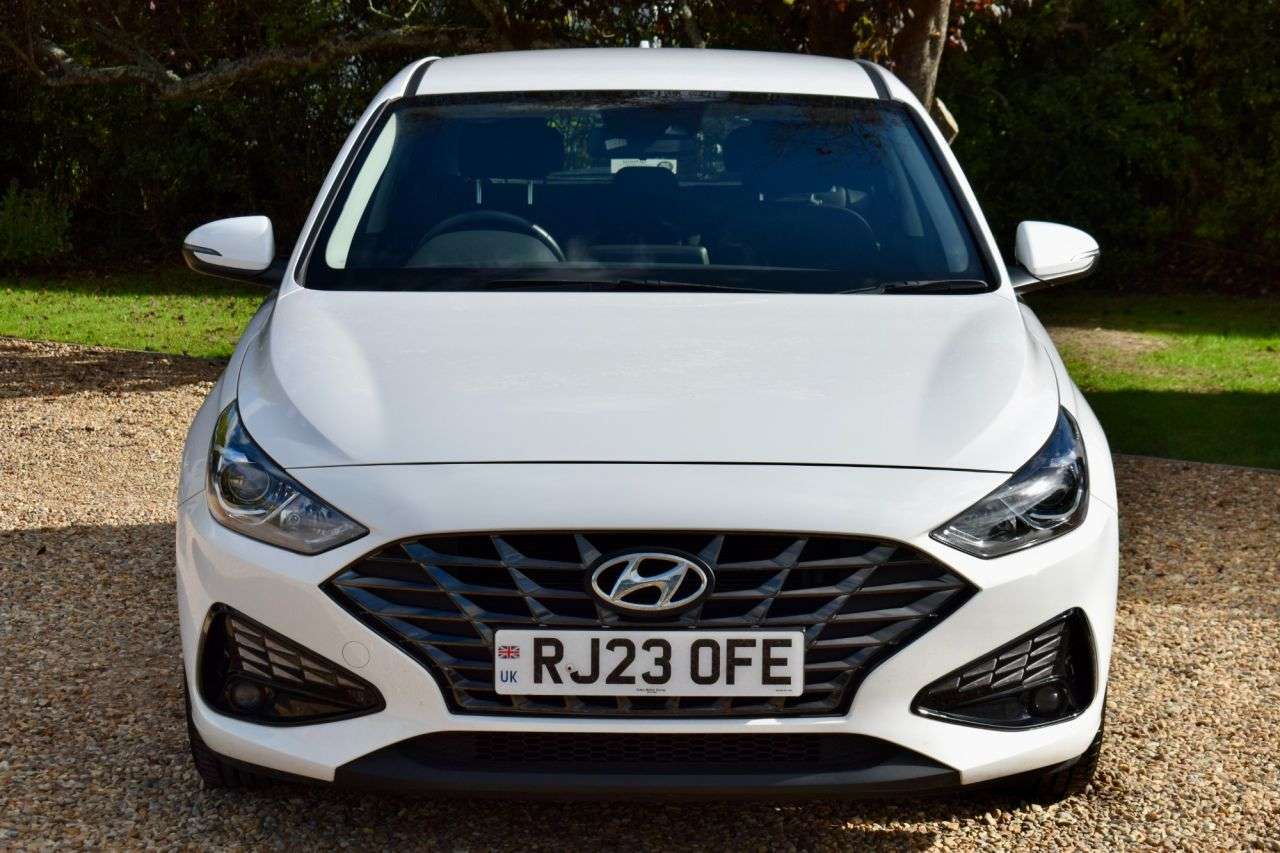 A 2023 HYUNDAI I30 1.0 T-GDi MHEV SE Connect Hatchback 5dr Petrol Hybrid Manual Euro 6 (s/s) ( A 2023 HYUNDAI I30 1.0 T-GDi MHEV SE Connect Hatchback 5dr Petrol Hybrid Manual Euro 6 (s/s) (