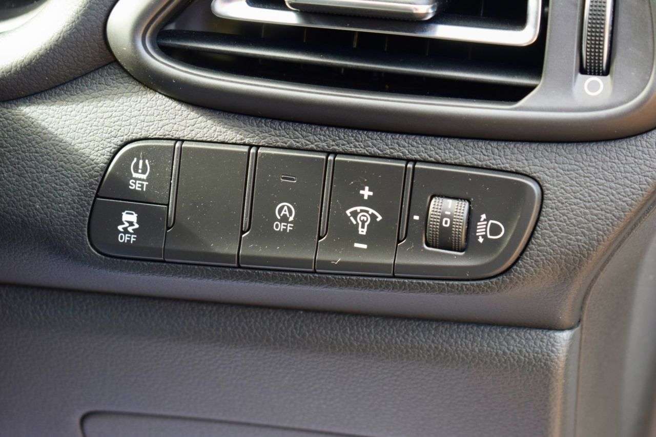 2023 HYUNDAI I30 2023 HYUNDAI I30